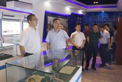 柯橋區委副書記、區長陳豪調研華通醫藥