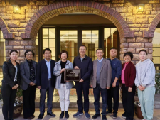 “絲路學(xué)院”(健康醫(yī)養(yǎng))校企共建聯(lián)盟首個(gè)“中醫(yī)藥膳工坊”落戶華通醫(yī)藥